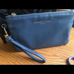 Adrienne Vittadini charging clutch